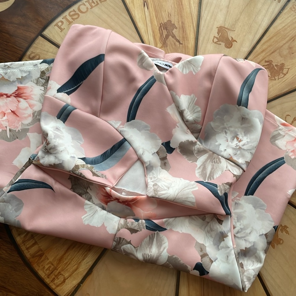 Floral one piece - Picture 6 of 6